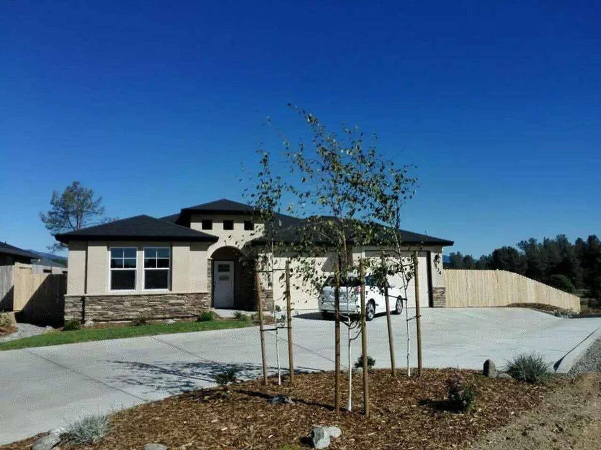 Photo - 4-bedroom, 3-bath home in Redding- Location, Location, Location!