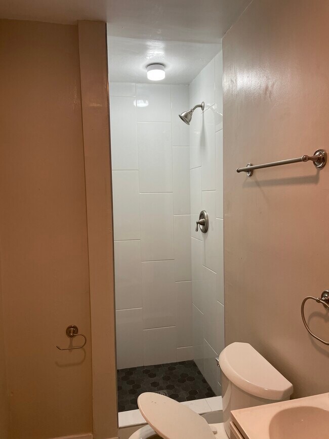 Photo - 603 N Mariposa St Unit A