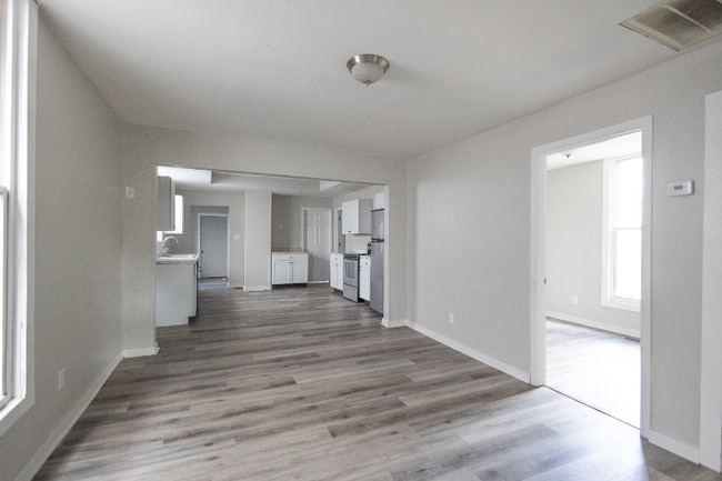 Photo - 2028 Lexington Ave