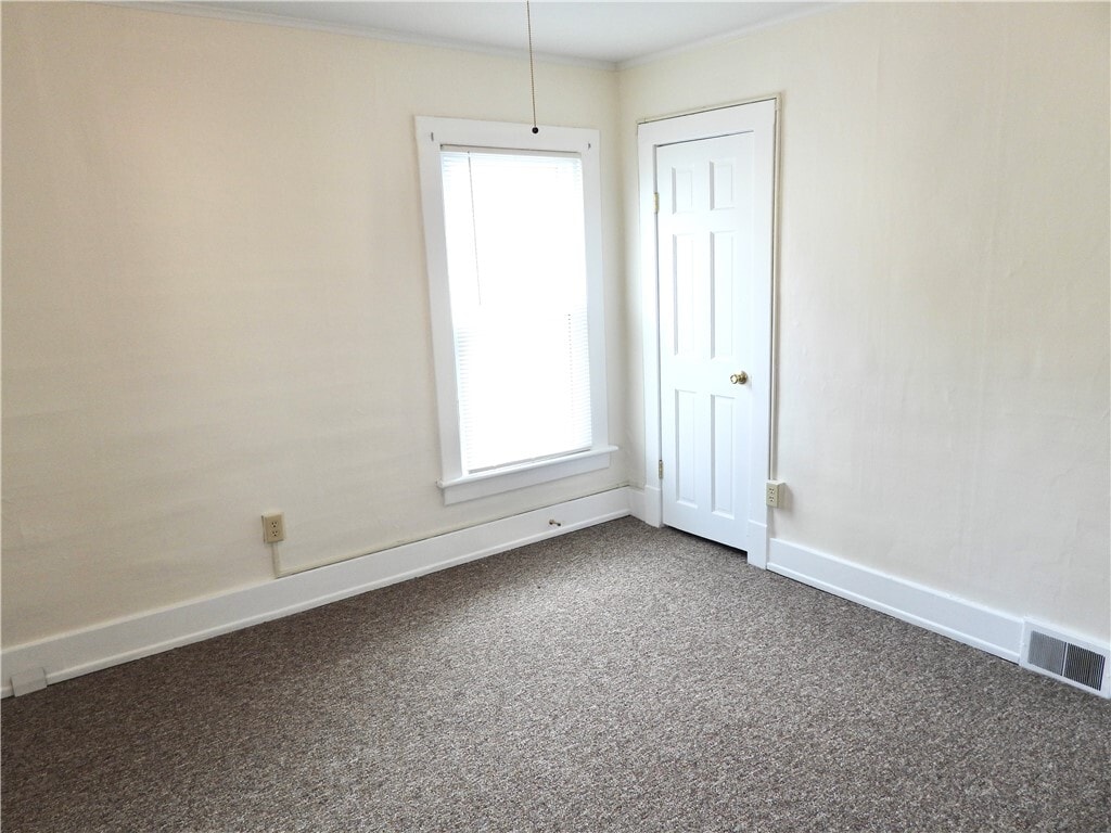 Photo - 119 River St