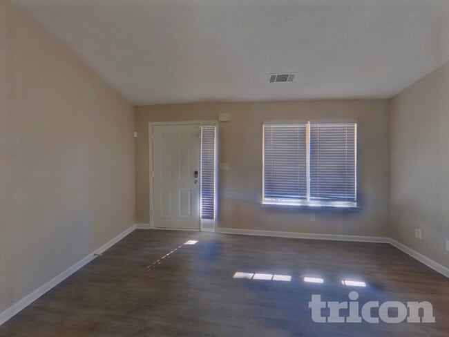 Photo - 2024 Meadow Glen Cir