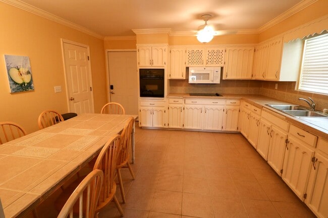 Photo - Wonderful Lake Home