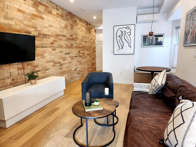 Photo - 233 St Clarens Ave Unit SI ID1531116P