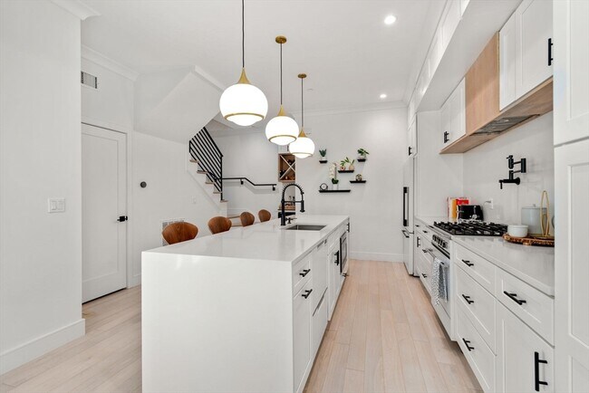 Photo - 75 Old Harbor St Unidad 1