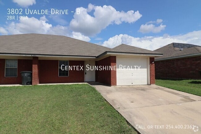 Building Photo - 3802 Uvalde Dr Unit B Rental