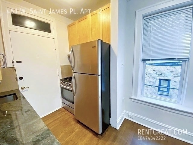 Photo - 451 W St James Pl Unit 2