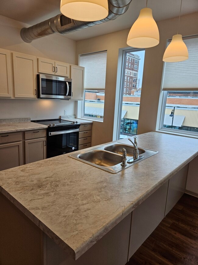 Photo - Tama Too Apartments