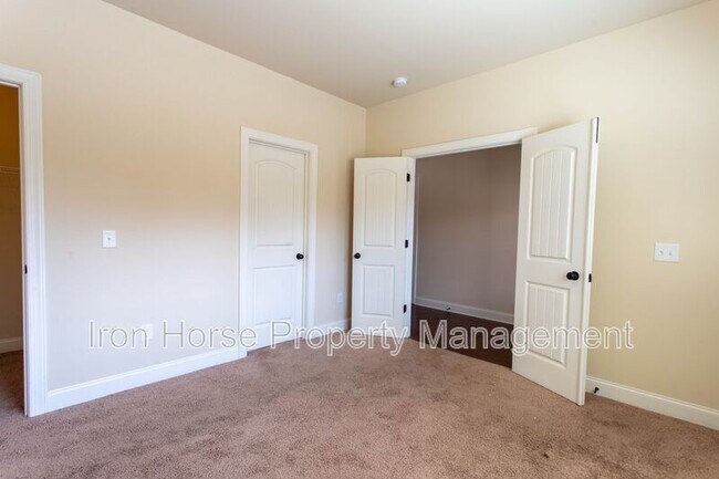 Photo - 232 Towns Walk Dr