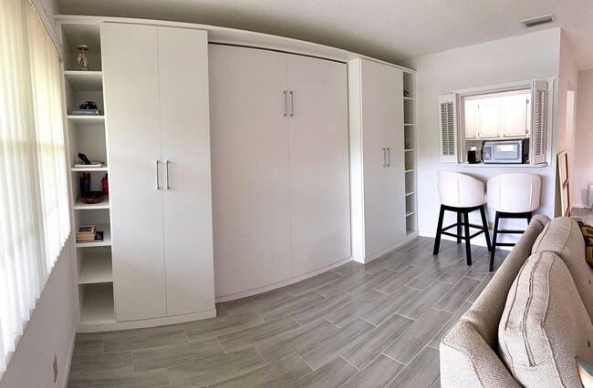 Photo - 63 Windsor C