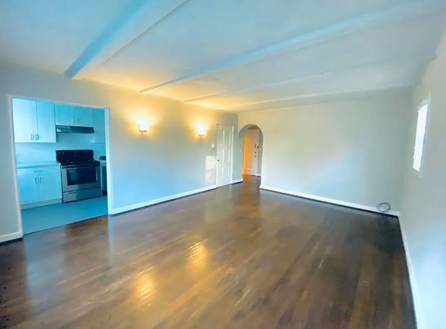 Photo - 421 Summit Ave E