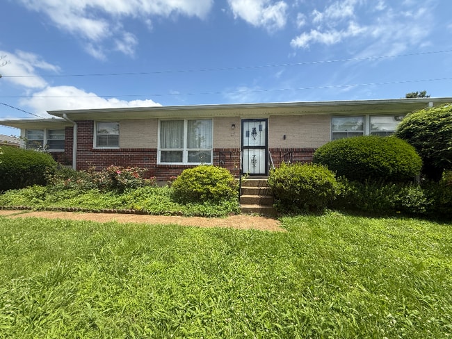 Building Photo - 490 Sunliner Dr Rental
