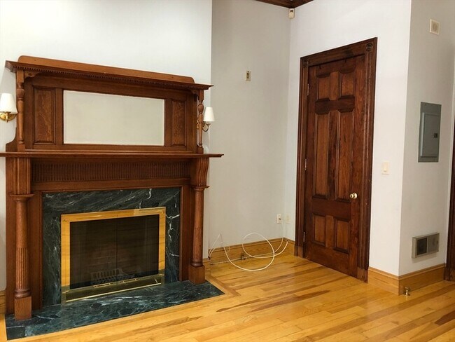 Photo - 393 Marlborough St Unit 2