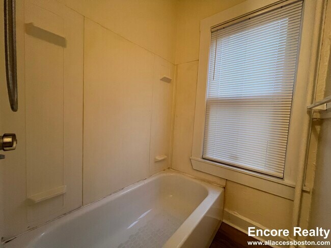 Photo - 27 Forest St Unit 2