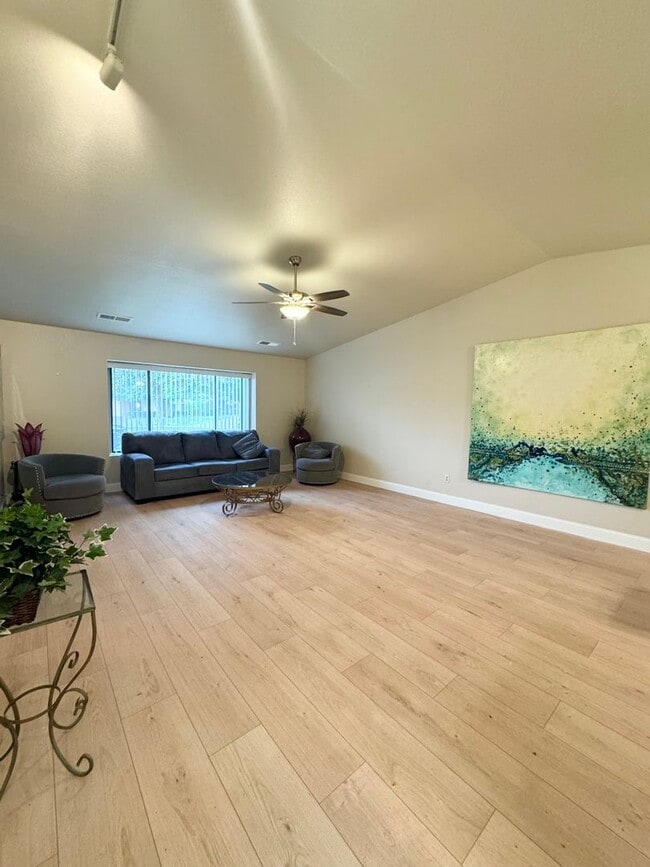 Photo - Desirable Paris Park Home!! 55+ Community