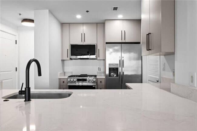 Photo - 3338 Peachtree Rd