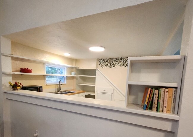 Photo - Single Family Home Close to UF!