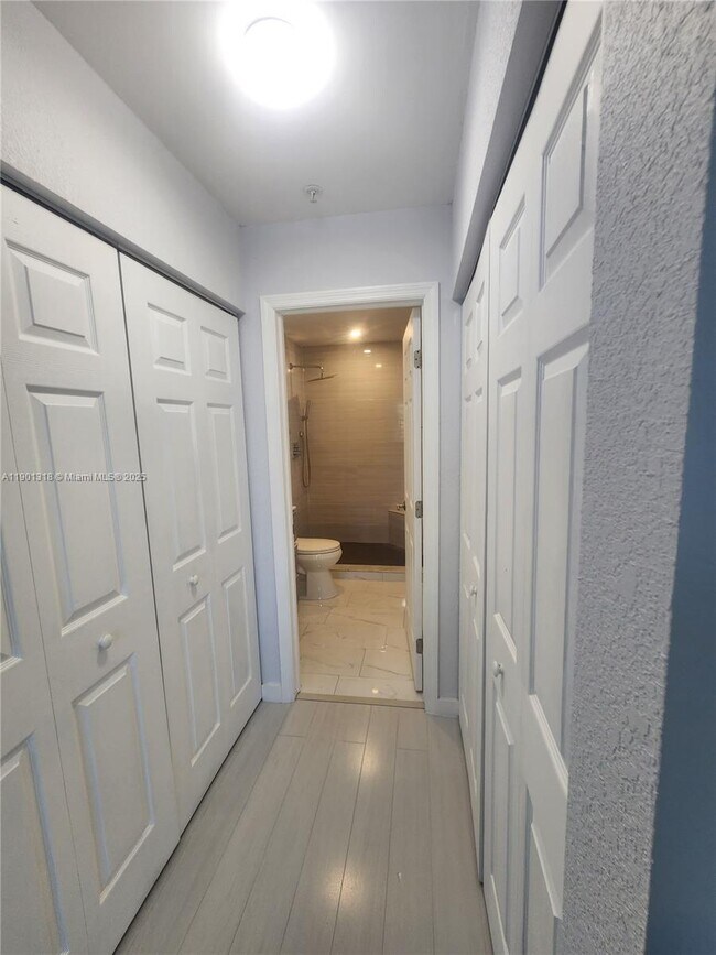 Photo - 4440 NW 107th Ave Unidad 305-7