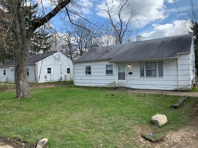 Building Photo - Coming soon-ranch home near park