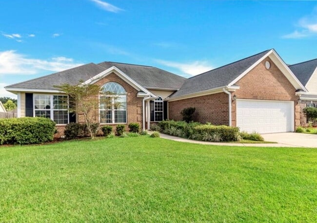 Photo - Spacious Ranch in the center of Richmond Hill