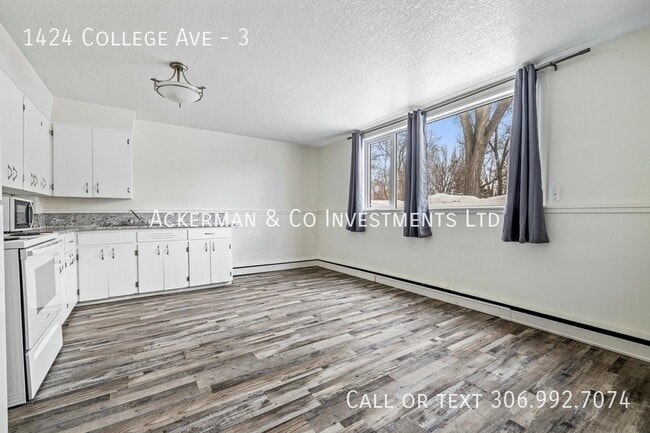 Building Photo - 1424 College Ave Unit 3