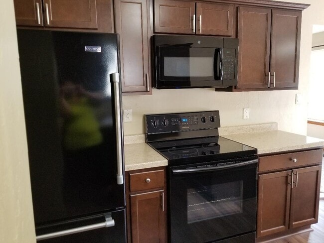 Photo - W6141 Aerotech Dr