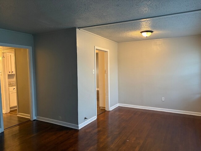 Photo - 5818 Glenhurst Dr