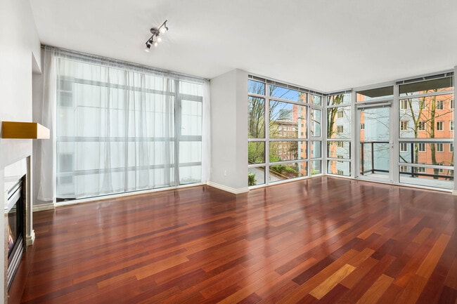 Photo - 1420 Terry Ave Unit 408