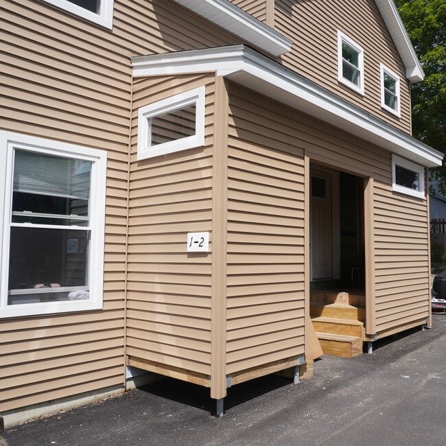 371 Lincoln St Unit 2