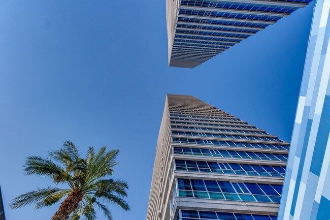Building Photo - Panorama Tower 1-805 Unit 805 Rental