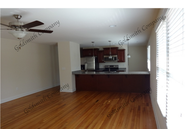 Building Photo - 16 B Harris Street Rental