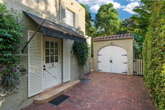 Photo - 936 Sorolla Ave