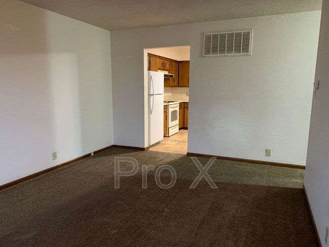 Photo - 423 W Elk St