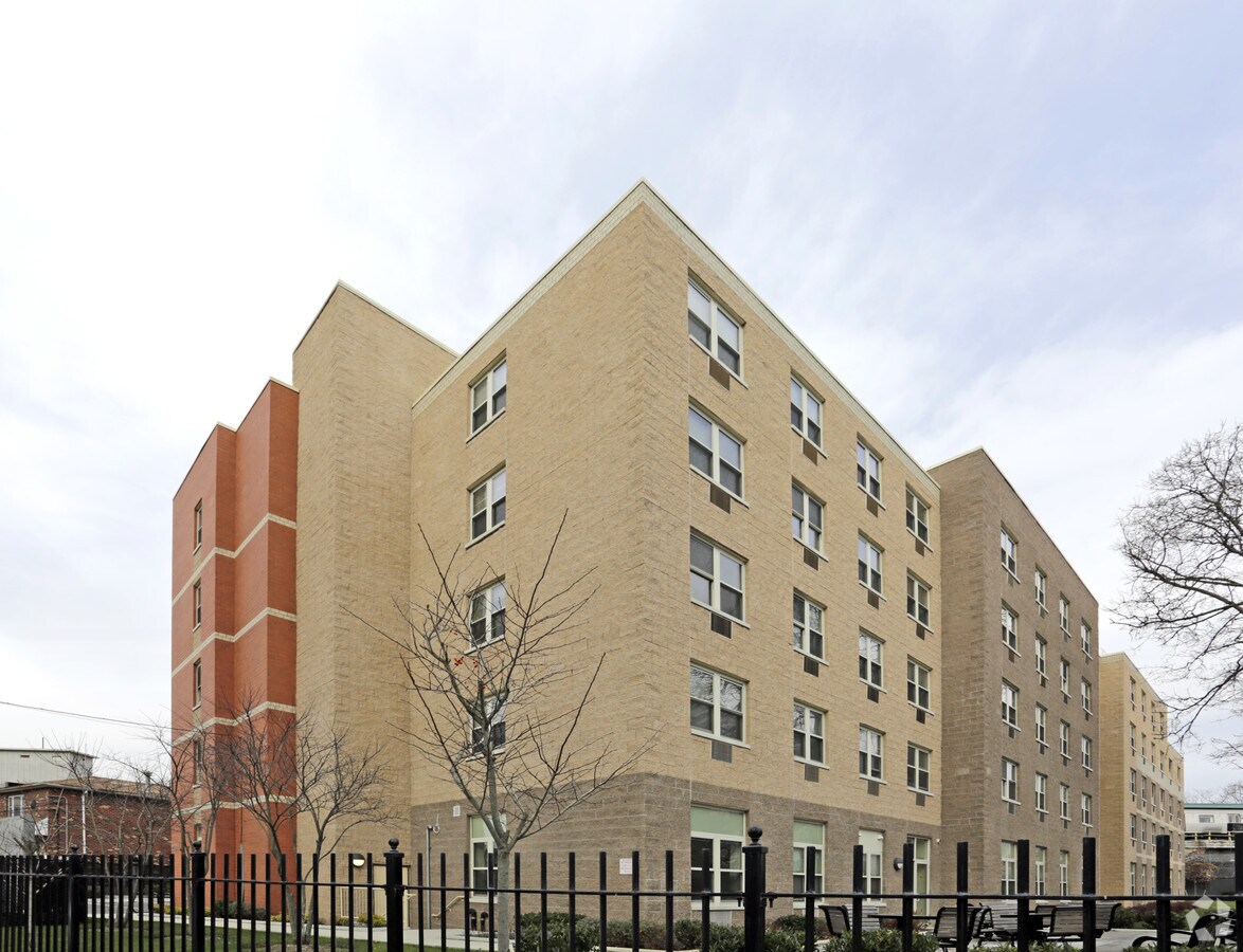 Photo - Allen by the Bay