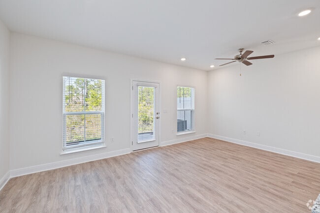 3BR, 2.5BA - 1,550SF - Living Room