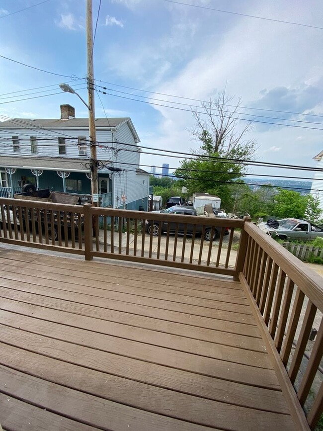 Photo - 978 Manton Wy