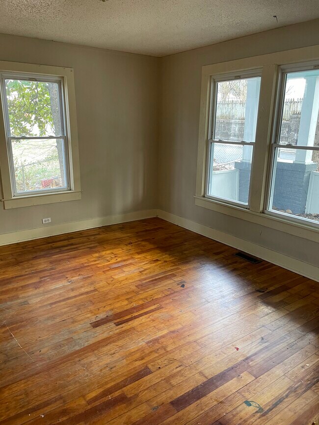 Photo - 326 Sanford St