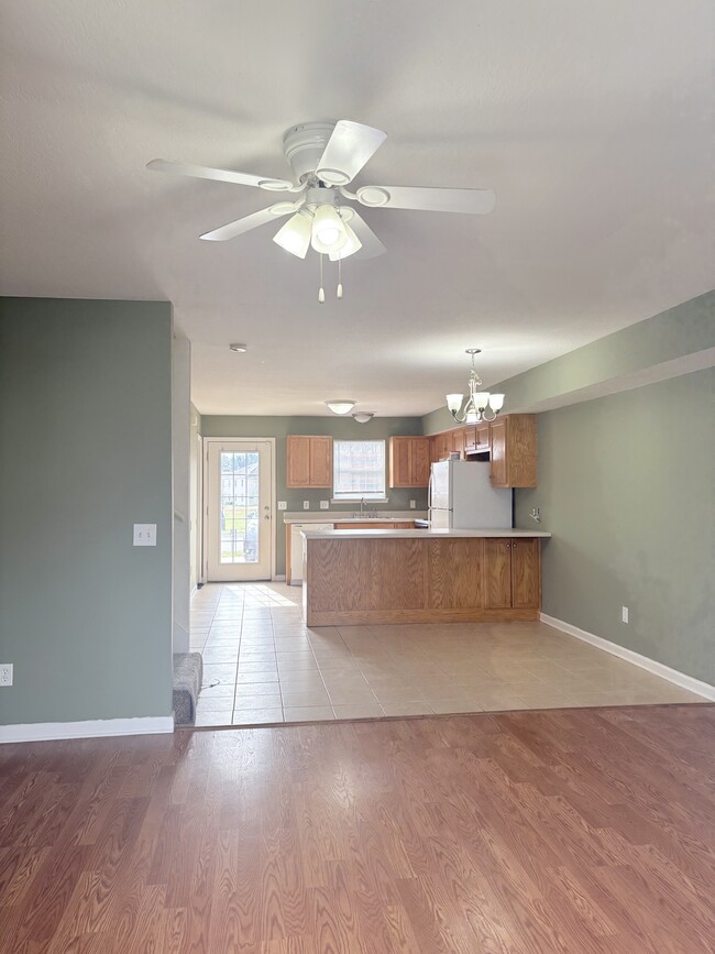 Photo - 2708 Lantern Walk SE