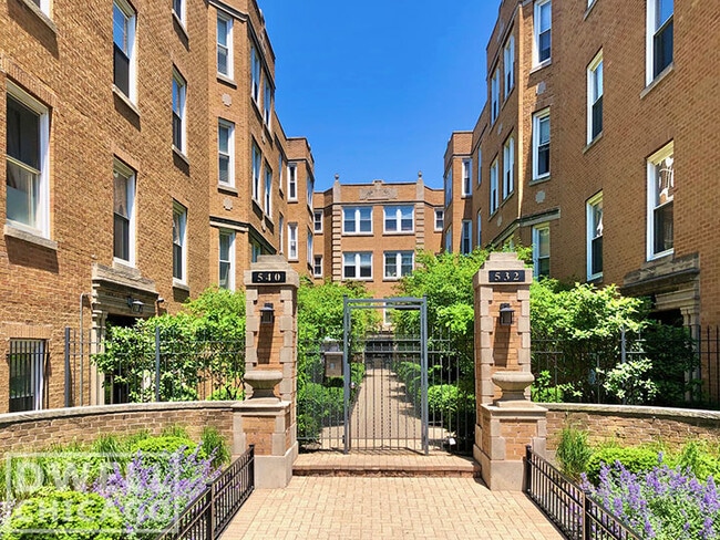 Photo - 521 W Belmont Ave Unidad 2