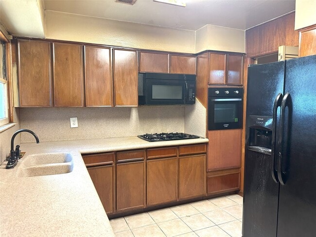 Building Photo - 4849 Larkspur St Rental
