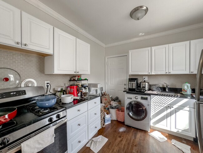 Photo - 3845 N Greenview Ave Unit S4