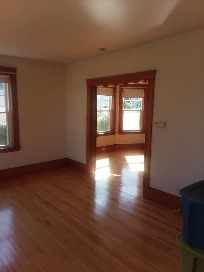 Living Room Entry - 10 Beacon Hill Blvd Unit 10 Beacon Hill Blvd.