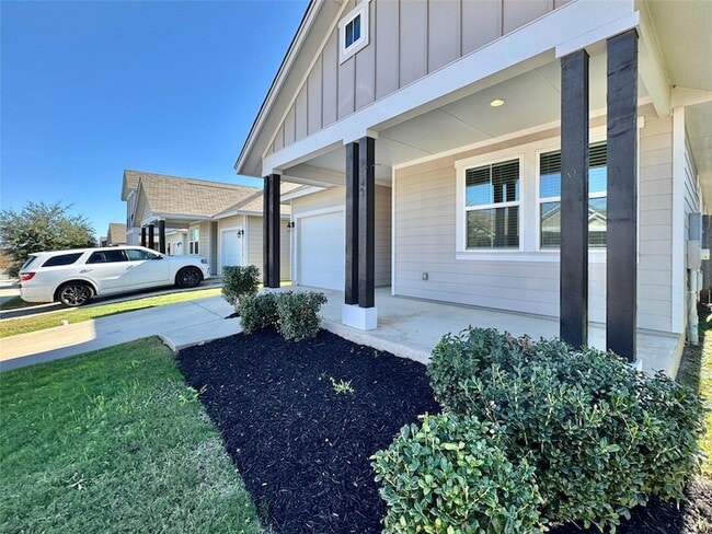 Photo - 320 La Escalera Dr