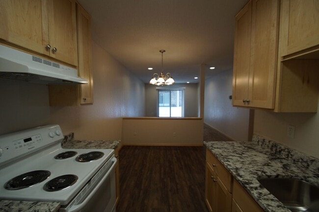 Building Photo - Pinto Suite Unit 104