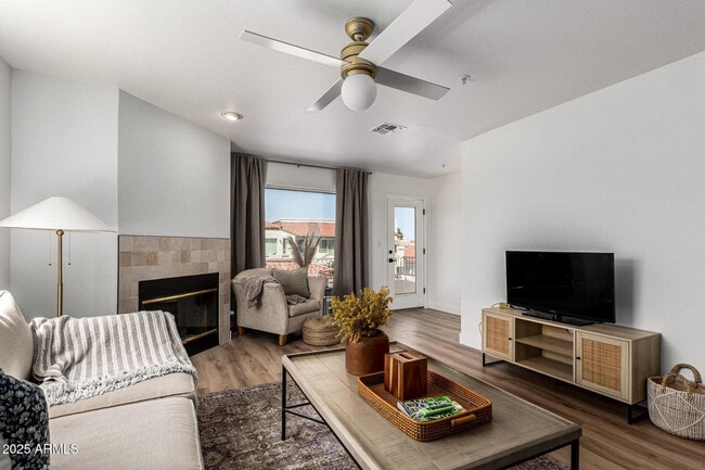 Photo - 10080 E Mountain View Rd Unidad M327