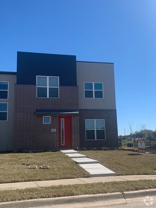 Building Photo - Like New  - 3 Bedroom Townhome in Barron C...