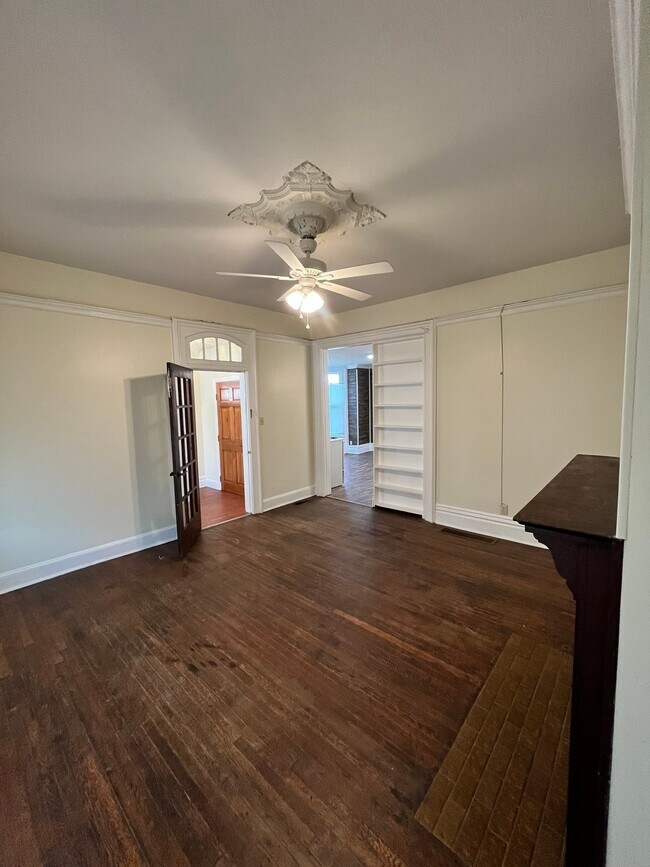 Photo - 243 W Locust St Unidad 1