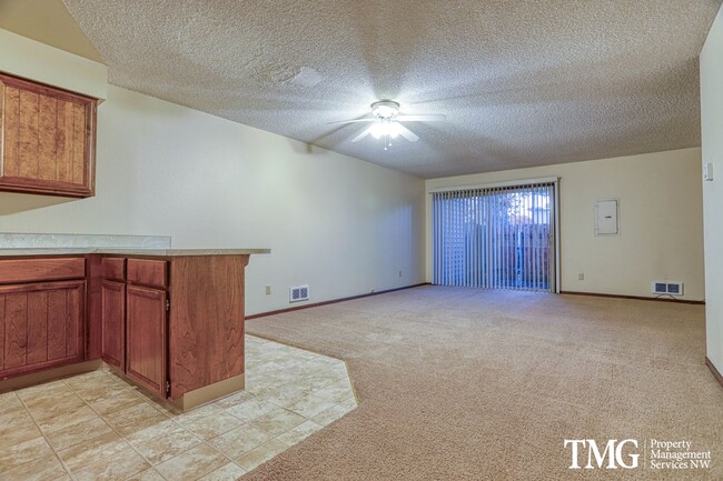 Photo - 15708-15708 SE 3rd St Unit 15706