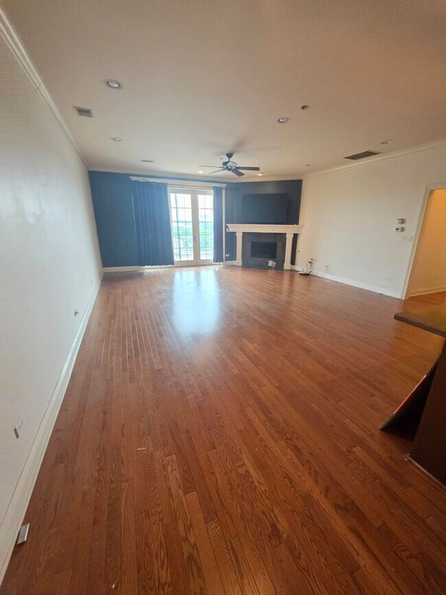 Photo - 2811 N Bell Ave Unit 404