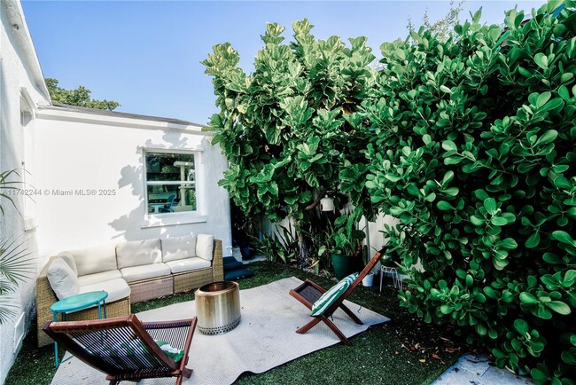 Photo - 280 NW 44th St