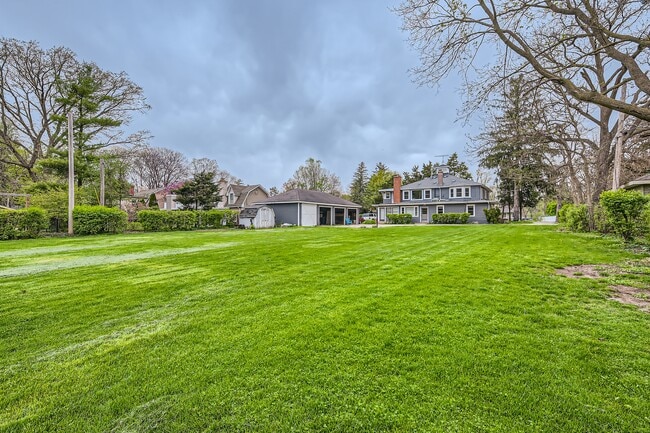 Photo - 1302 W State St